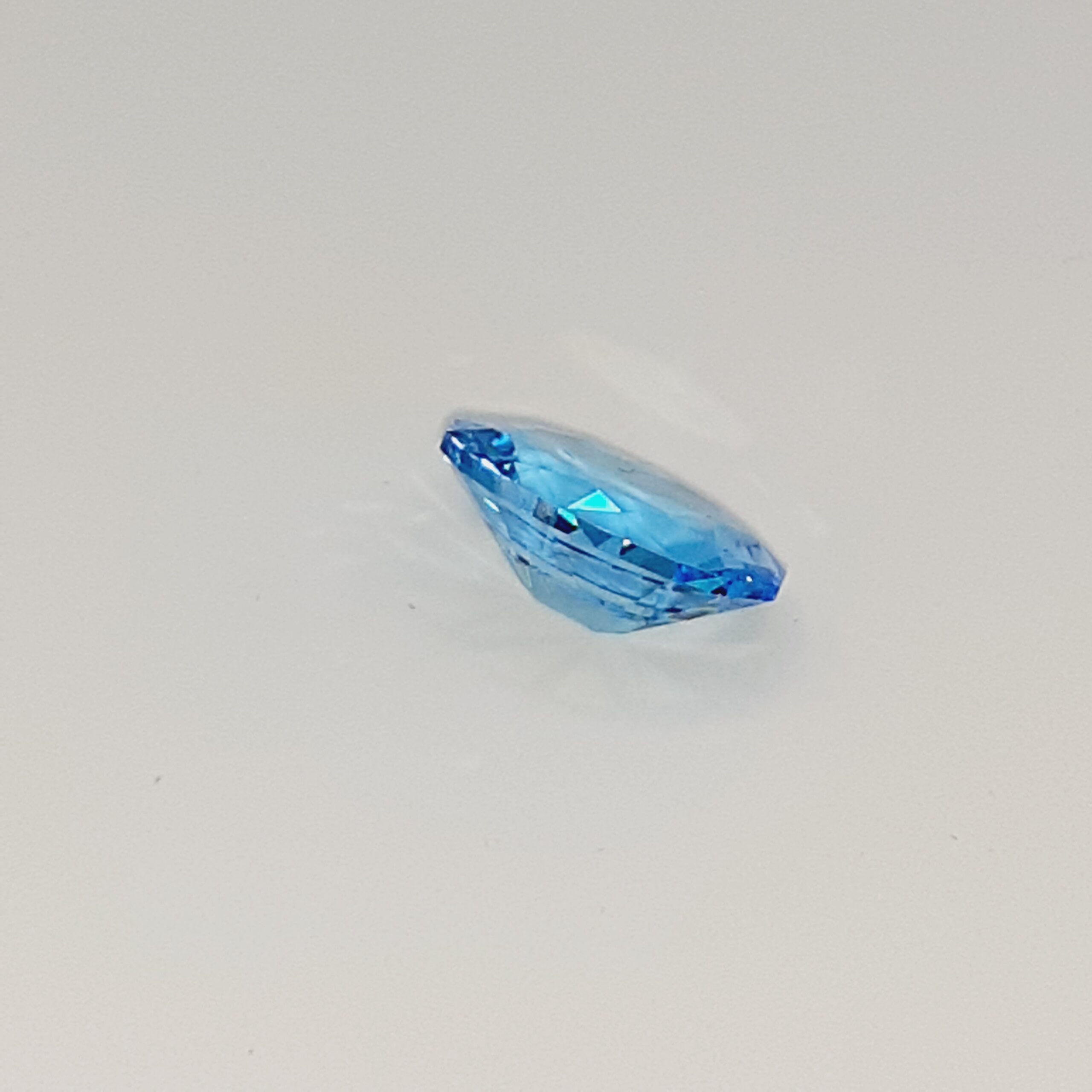 London Blue Topaz (4.35 ct) - Image 2